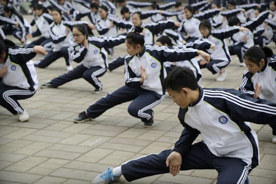 太极拳的绽放 四川高坪中学举办学生太极拳比
